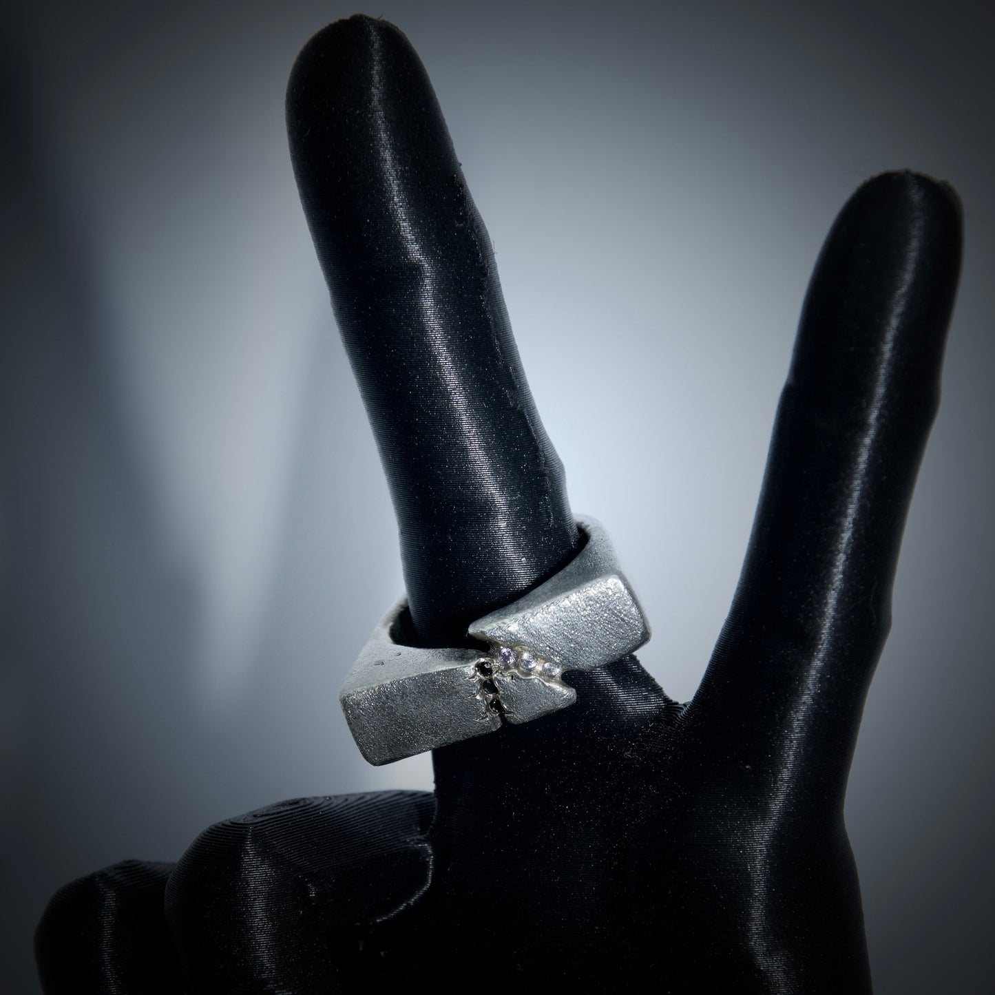 THE CRACKED STONE RING - DROOL DESIGN AND JEWELLERY®
