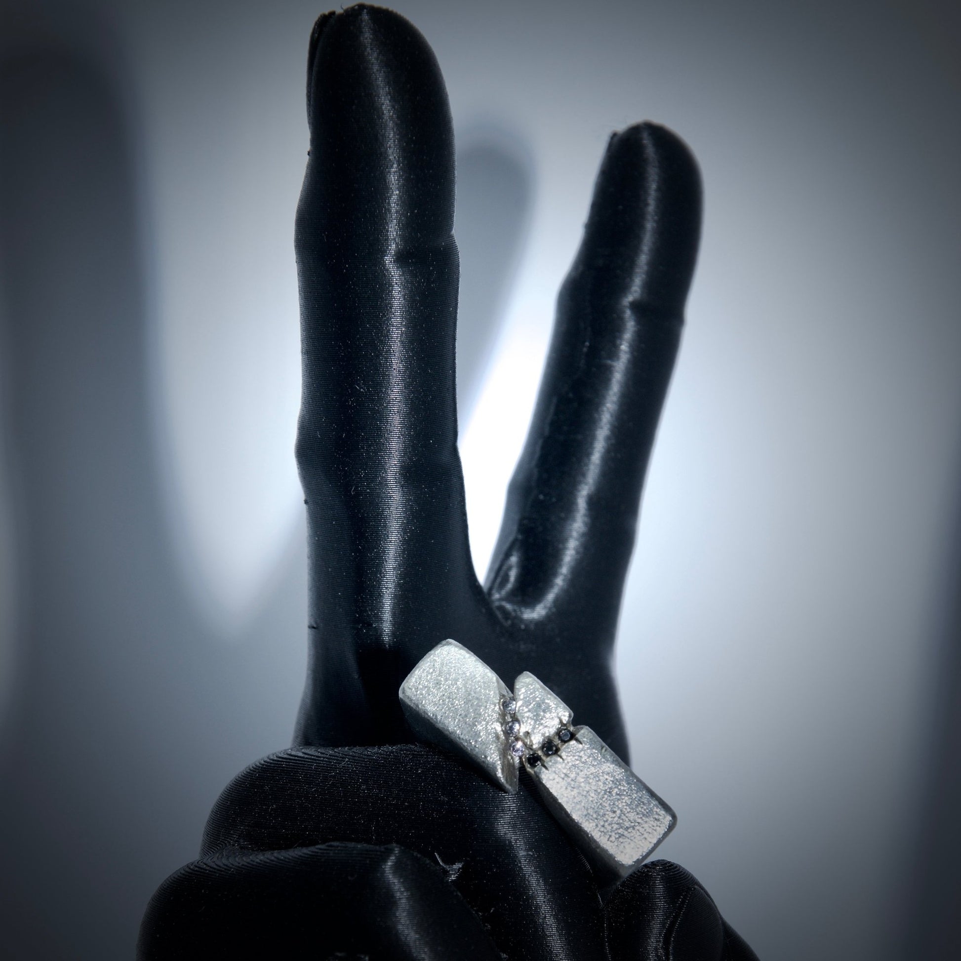 THE CRACKED STONE RING - DROOL DESIGN AND JEWELLERY®